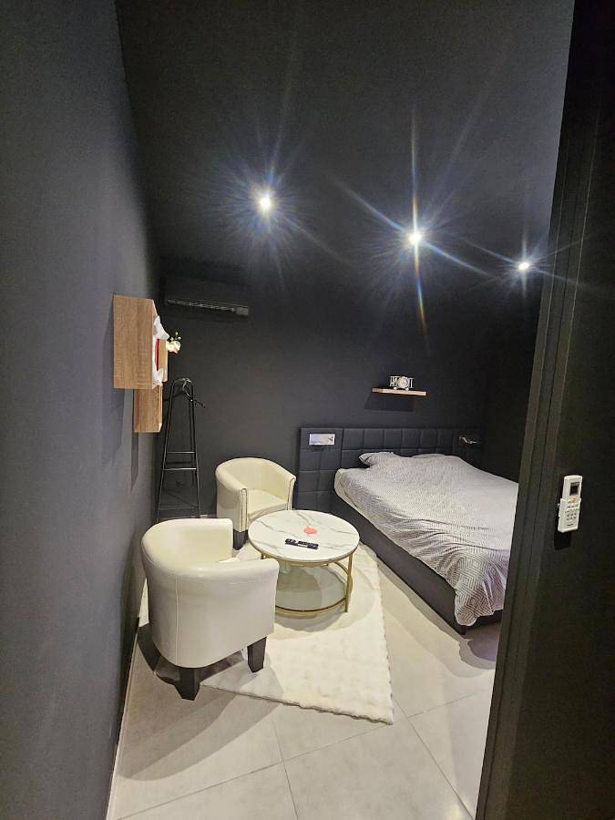 Gîte pour 2 personnes, avec terrasse et jacuzzi à Malataverne - 4