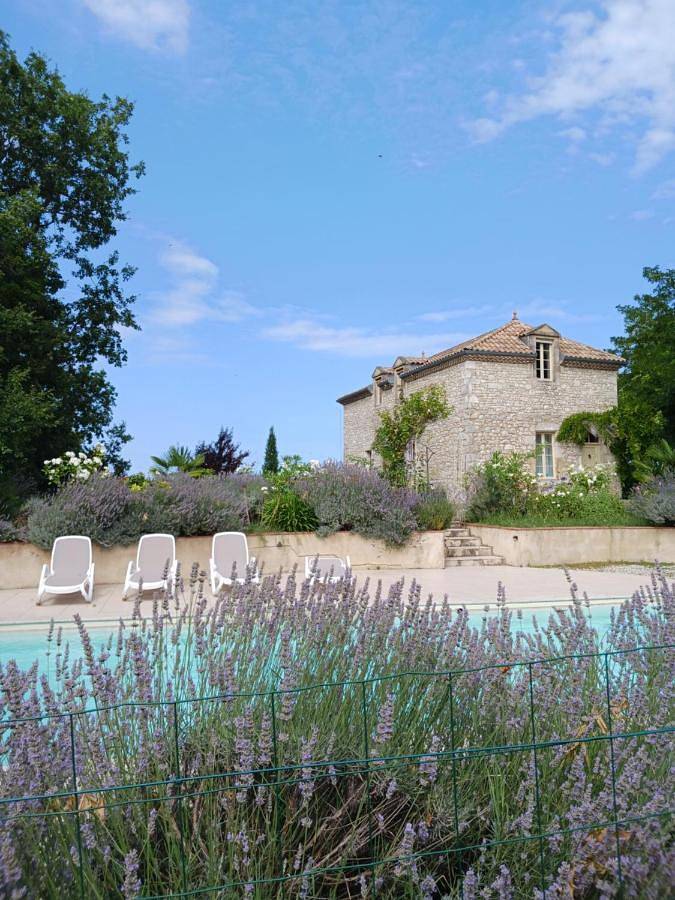 Maison de campagne pour 2 personnes, avec piscine et terrasse ainsi que jardin et vue à Montaut (Dordogne) - 3