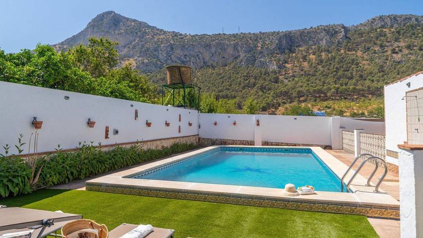 Casa rural para 12 personas, con piscina y balcón/terraza en Cuevas de San Marcos