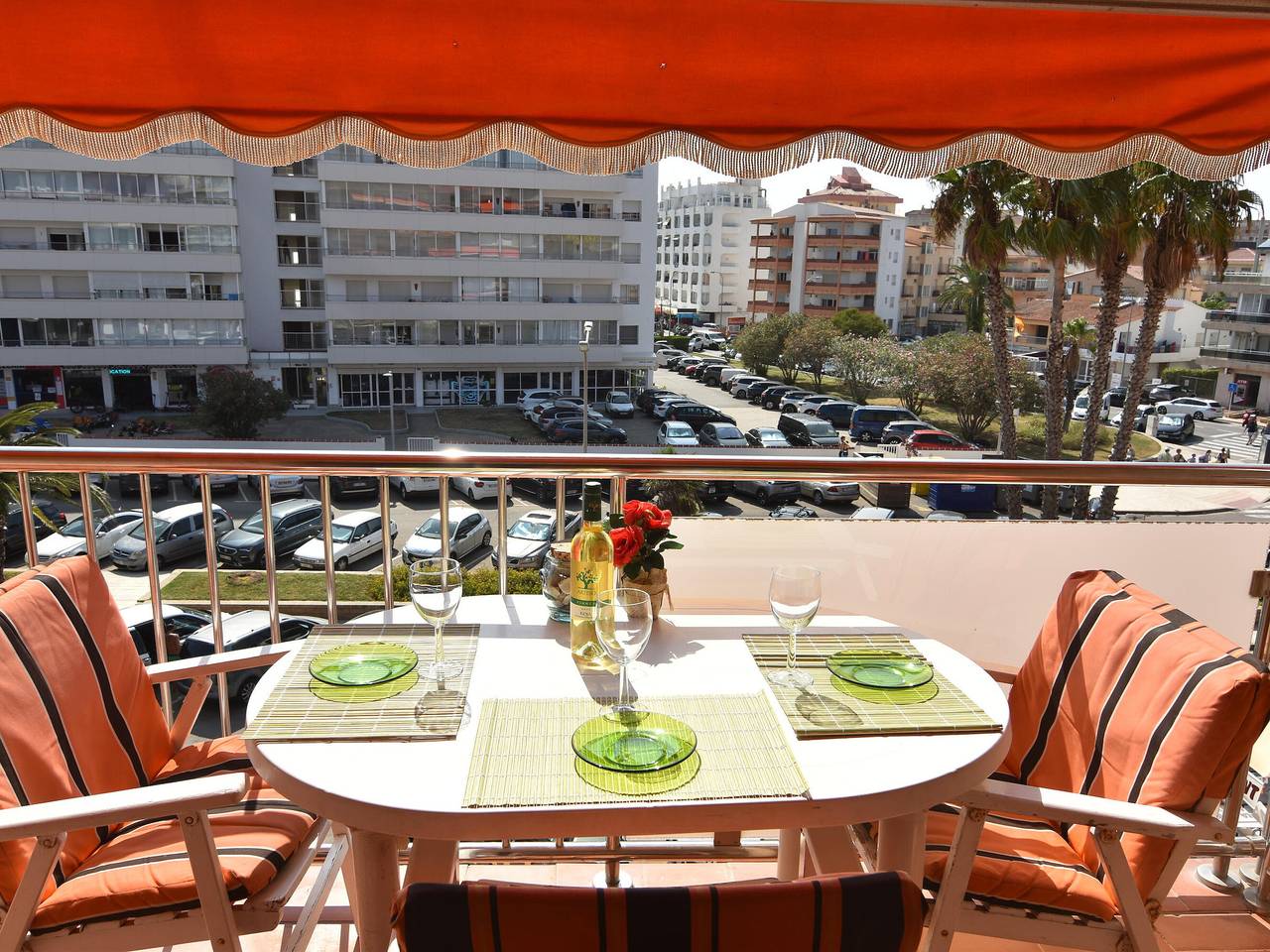 Apartamento entero, Apartamento con 3 dormitorios en Roses a 50m de la playa, terrazza y parking in Santa Margarida, Roses