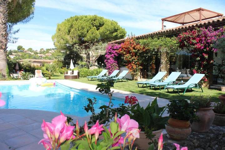 Chambre d’hôte pour 2 personnes, avec jardin ainsi que piscine et vue à Antibes - 2