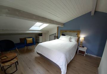 Cottage pour 3 personnes, avec piscine et jardin à Carignan-de-Bordeaux
