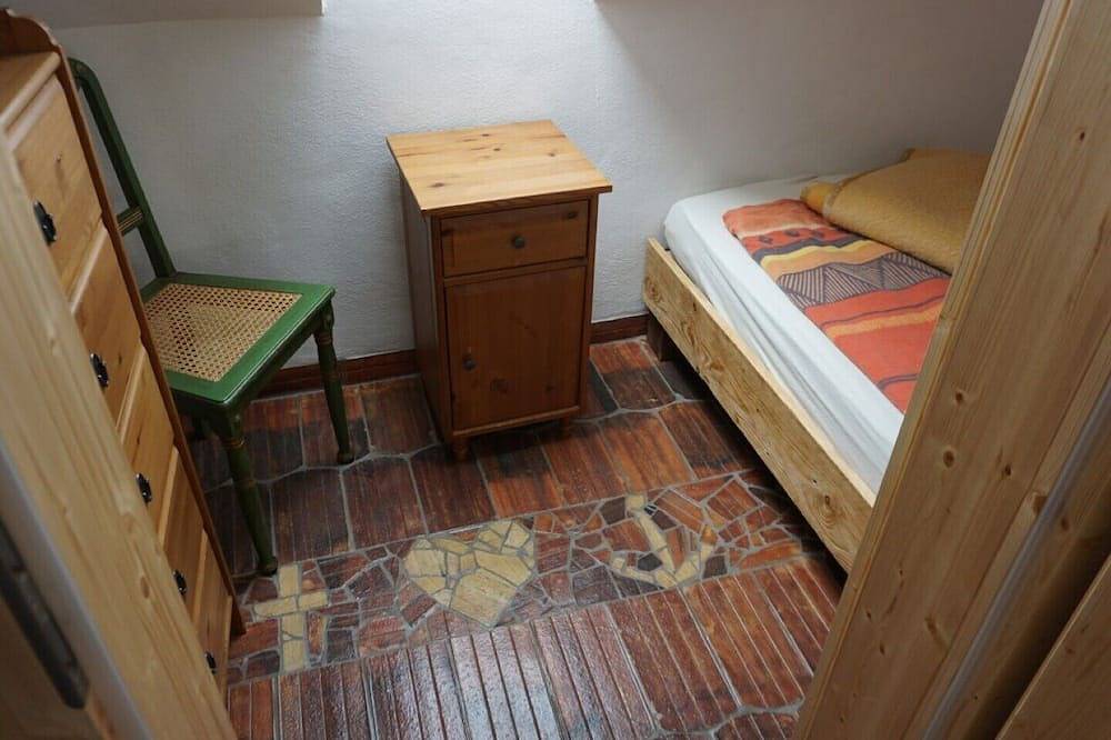 Ganze Wohnung, Ferienwohnung Kirchblick, Pfarrhof Dewitz bei Leipzig<br> in Taucha, Sächsisches Burgen- und Heideland