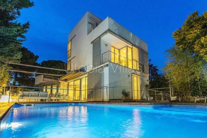 Ferienhaus für 15 Personen, mit Whirlpool und Pool in Sitges