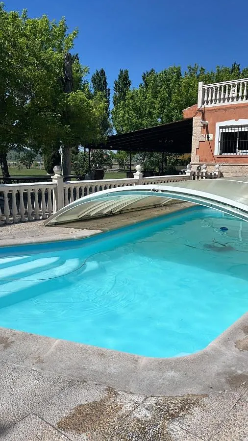 Casa de vacaciones para 20 personas, con vistas además de jardín y piscina - 1