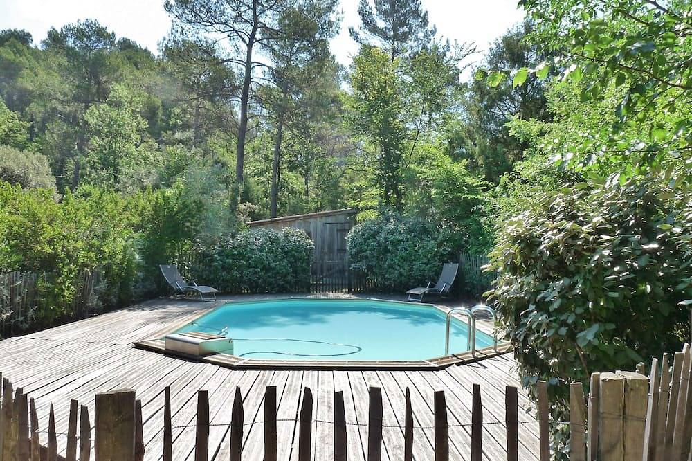 In the heart of nature, a welcoming nest with swimming pool to recharge your batteries in Barjols, Brignoles region