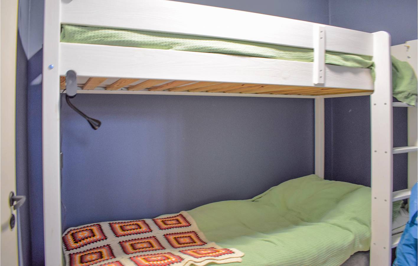 Hel semesterlägenhet, Lägenhet för 6 Personer med trädgård in Öland