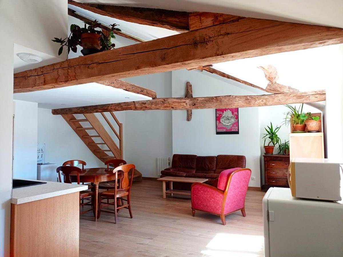 Appartement entier, One-Bedroom Apartment in Florac-Trois-Rivières, Parc national des Cévennes