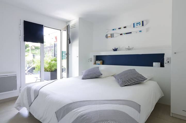 Entire apartment, Apartment with hotel services in Saint-Jean-de-Luz, Bayonne region