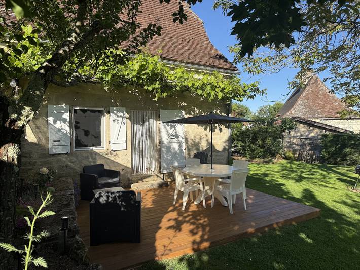 Holiday Home “L'oustal De Lo Philomène” with Private Terrace, Garden & Wi-Fi in Issendolus, Quercy