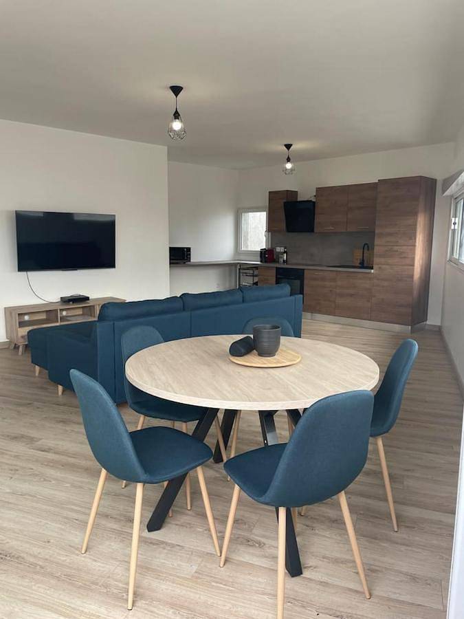 Gîte pour 5 personnes, avec terrasse à Saint-Mariens