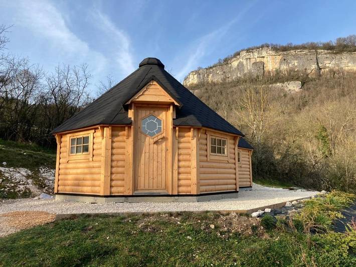 Gîte pour 2 personnes, avec jardin ainsi que vue et terrasse dans Belley - 3