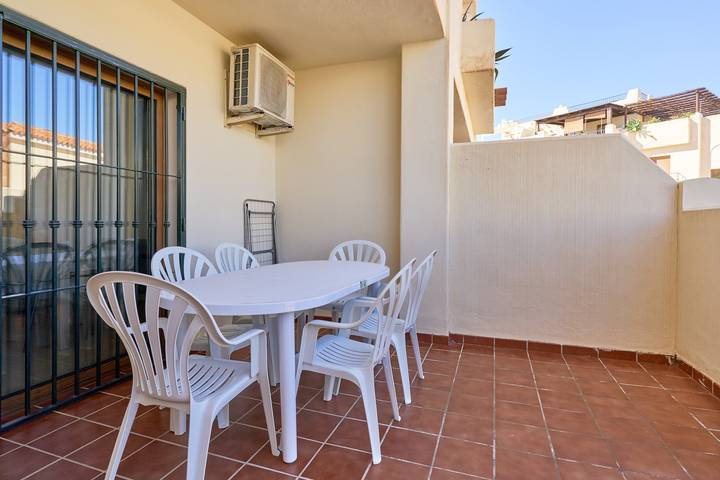 Ferienhaus 'Residencial Amaranto' mit Meerblick, WLAN und Klimaanlage in Playa de Burriana, Nerja