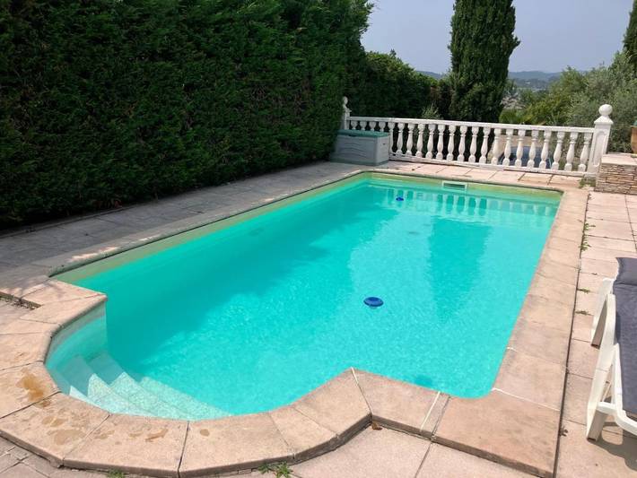 Villa pour 10 personnes, avec Terrasse et Jardin ainsi que Piscine et Vue à Alès