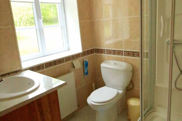 Gîte pour 6 personnes, avec piscine ainsi que jardin et terrasse à Urval - 4