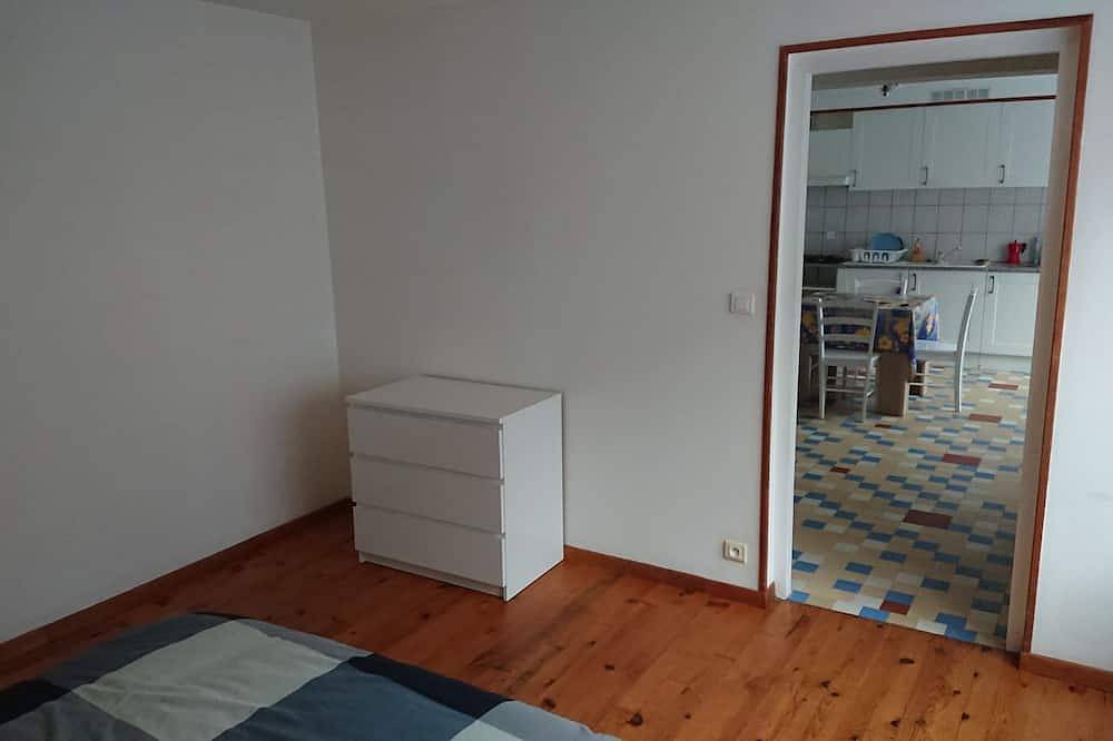 La gentiane  jusqu'à 4 personnes in Ferrières-Saint-Mary, Parc naturel régional des Volcans d'Auvergne