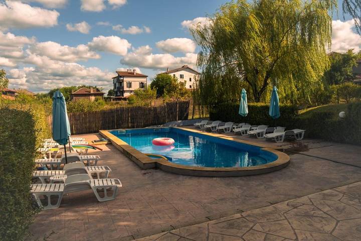 Dom dla 8 osób, z ogród i basen oraz widok w Primorsko