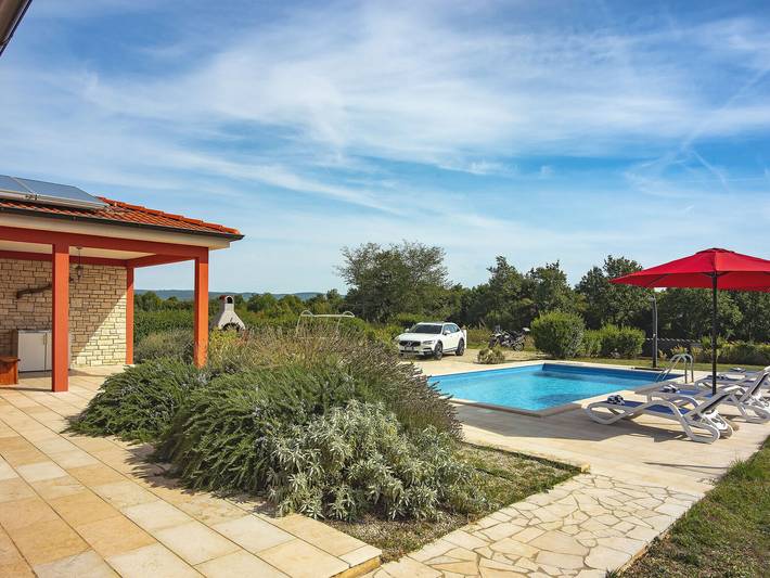 Villa pour 7 personnes, avec jardin et piscine, adapté aux familles à Barban - 3