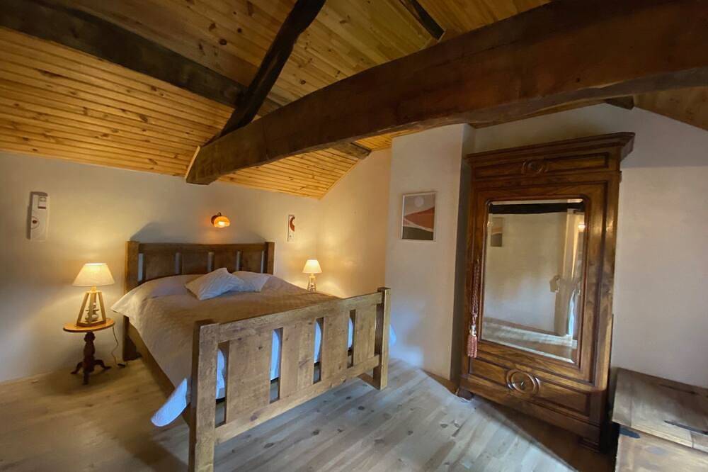 Maison de caractère dans un hameau proche des lacs du Lévezou / Villefranche in Ayssènes, Parc naturel régional des Grands Causses