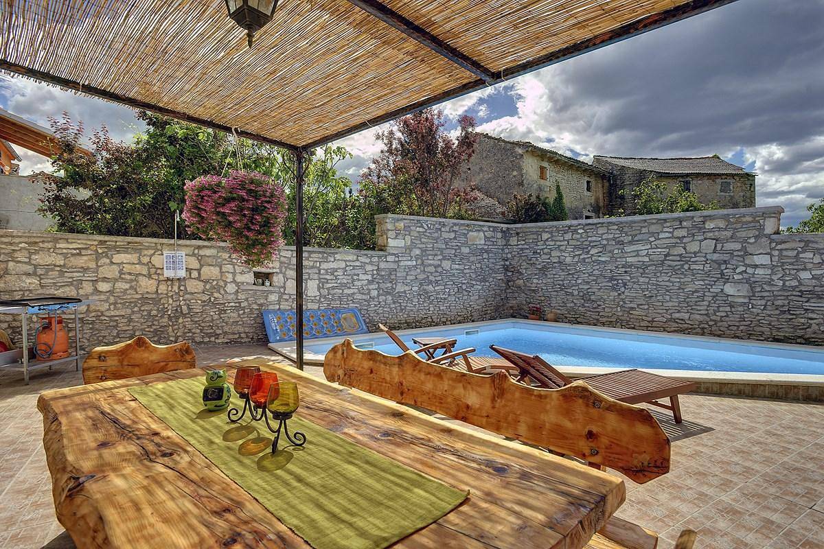Ferienhaus mit Privatpool für 8 Personen ca. 180 qm in Juršići, Istrien (Binnenland von Istrien) in Jursici, Zentralistrien