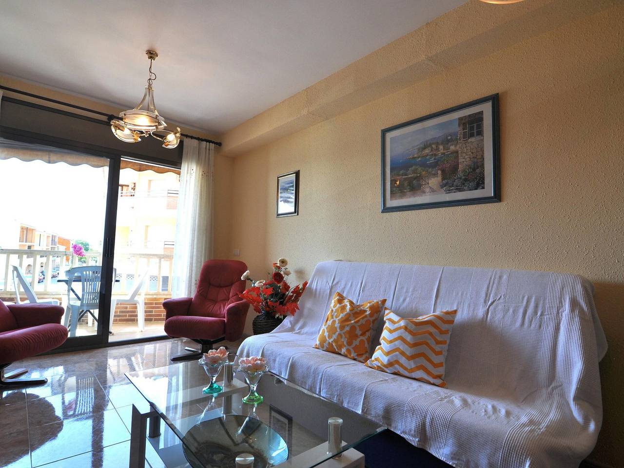 Ganze Wohnung, Moderne Ferienwohnung in Roses: 2 Schlafzimmer, Pool, Terrasse, 700m zum Strand in Roses, Oberampurien