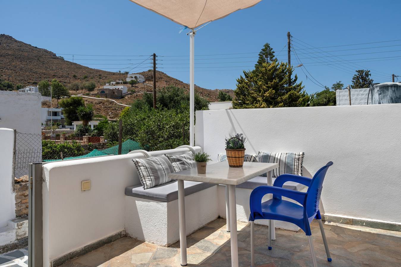 Appartement dans l'hôtel 'Pico Bello Patmos 10' avec vue sur la montagne, Wi-Fi et climatisation in Dodécanèse