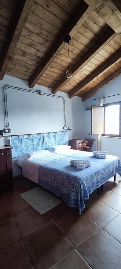 Location de vacances pour 5 personnes, avec jardin à Carbonia - 2