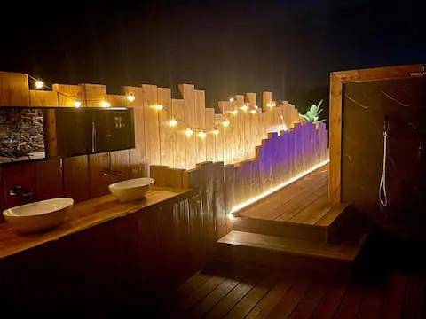 Tente pour 4 personnes, avec piscine ainsi que jardin et vue, animaux acceptés dans les Bouches-du-Rhône - 3