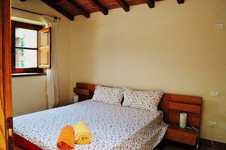 2 Bed Modernised Barn with Pool, within easy walking distance to Town. in Bagni di Lucca, Lucca Province