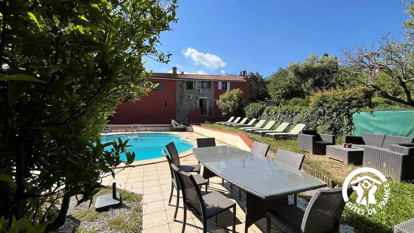 Gîte pour 4 personnes, avec Jardin et Piscine