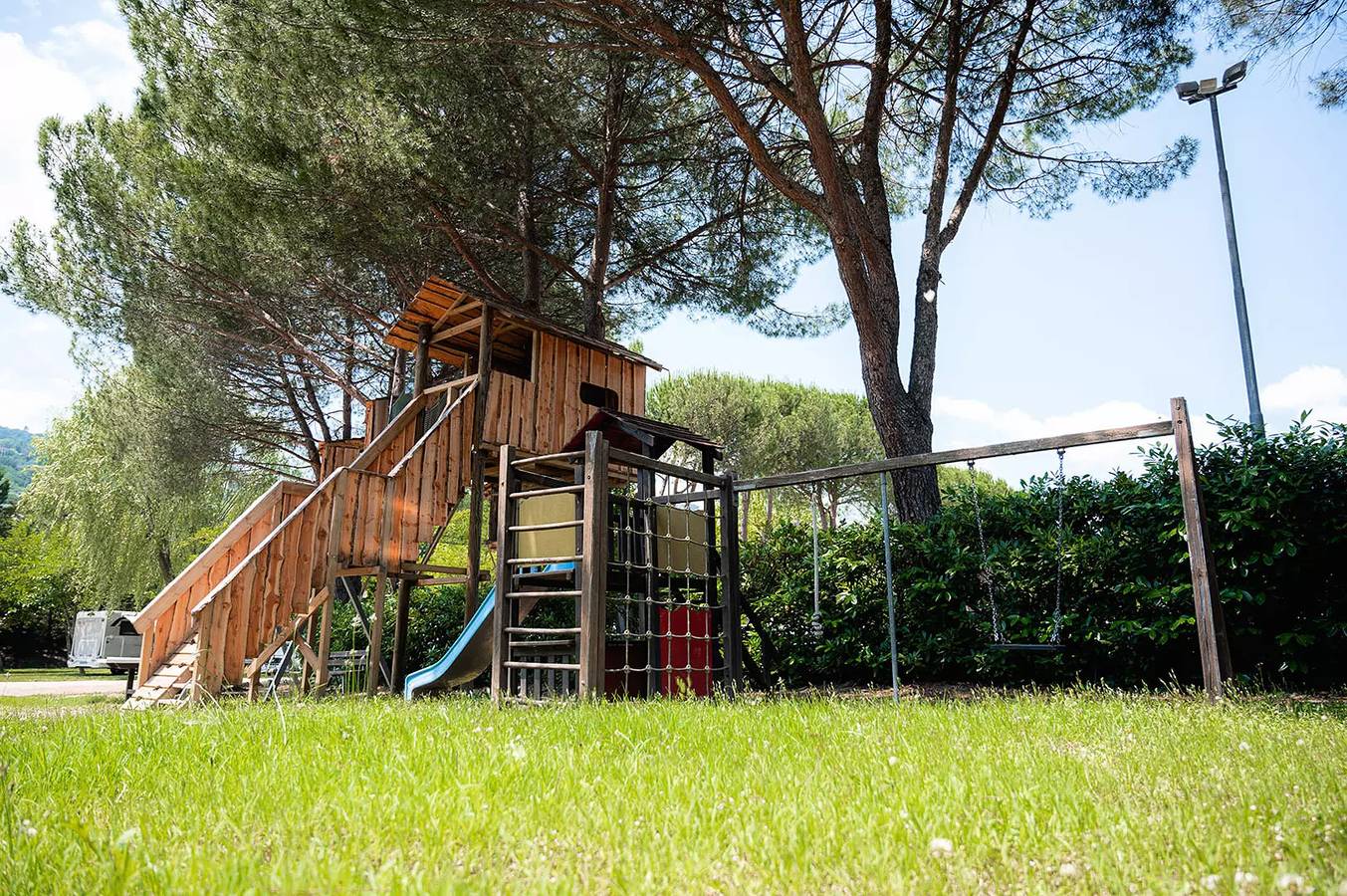 Mobil-home | Premium | 3 Cam. | 6 pers. | Terrazza Lounge | A/C | Tv in Rignano sull'Arno, Valdarno