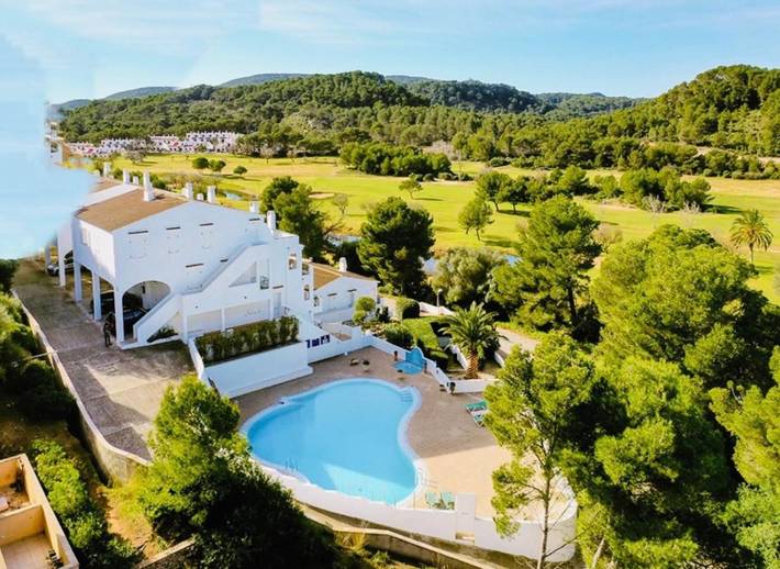 Apartamento para 6 personas, con Balcón y Terraza además de Jardín y Piscina en Son Parc