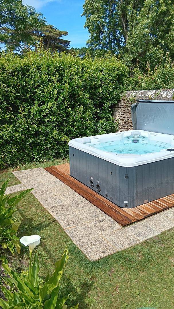 Gîte pour 7 personnes, avec jacuzzi et jardin, animaux acceptés dans Plage de Keraude - 4