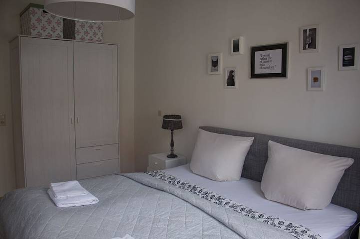 Entire apartment, Modern 3-room apartment in the city center with Wi-Fi in Lüneburg, Nordheide