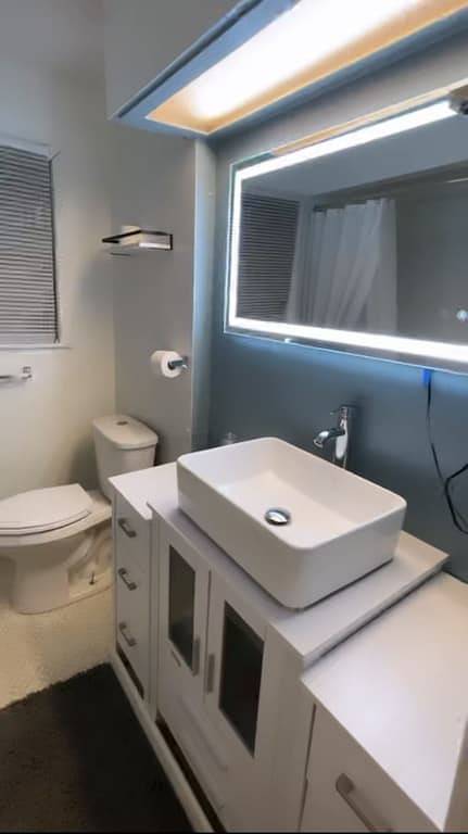 Cozy Private Bedroom/bath with smoking allowed in Jackson, Hinds County