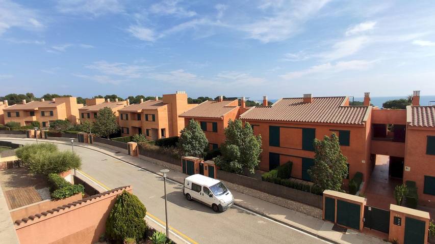 Gîte pour 6 personnes, avec terrasse ainsi que vue sur l’océan et piscine à Calafat - 2