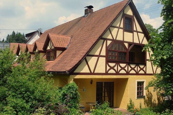 Ferienwohnung für 6 Personen, mit Pool und Balkon sowie Sauna und Garten, mit Haustier in Hiltpoltstein