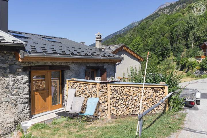 Gîte pour 10 personnes, avec terrasse à Saint-André (Savoie) - 2