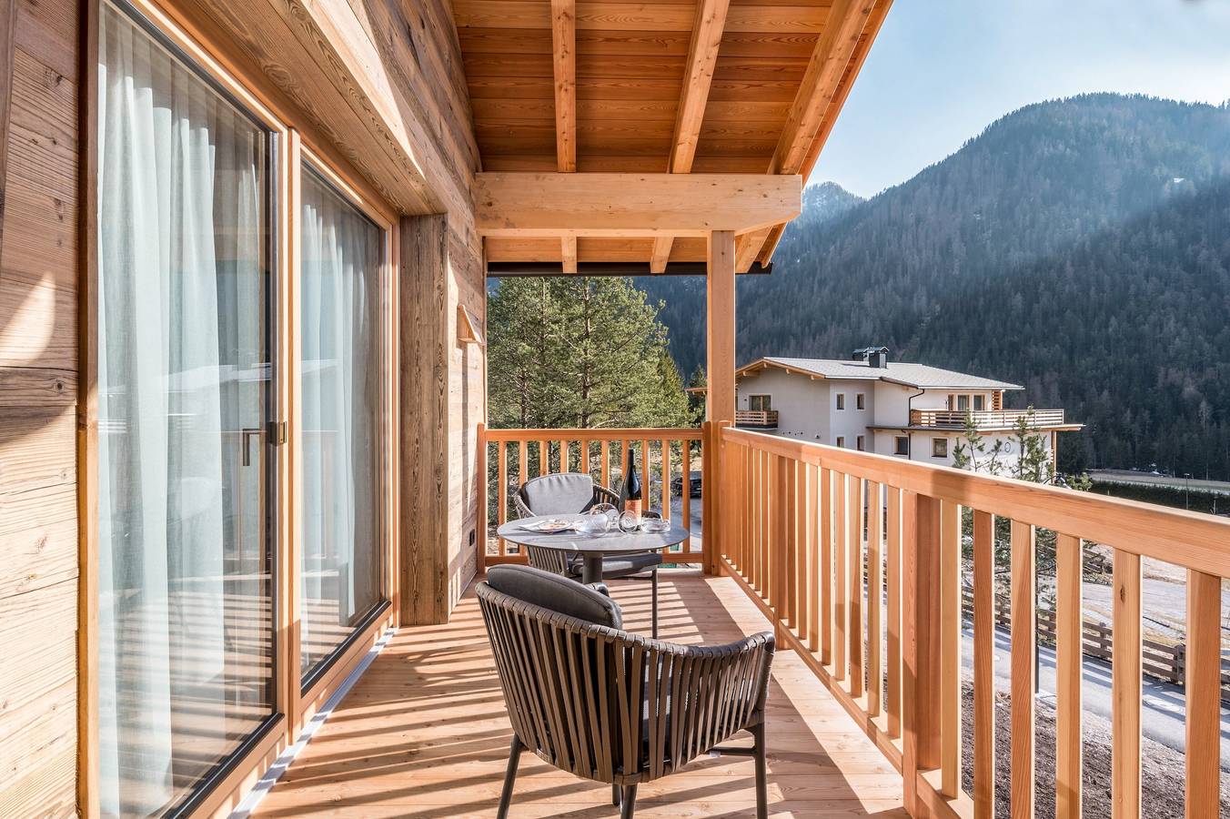 Appartamento intero, Appartamento "Les Ciases Chalets Dolomites Apt 6" con balcone privato, sauna in comune e Wi-Fi in San Vigilio di Marebbe, Marebbe