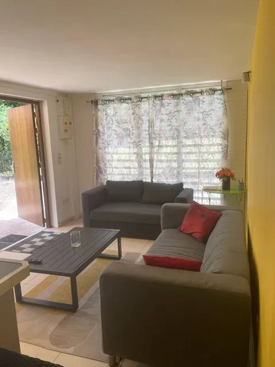 Ganze Wohnung, Apartment mit Terrasse in Fort-de-France 50 m² in Martinique