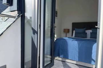 Vacation Rental for 6 Guests in Penzance, Cornwall, Picture 4