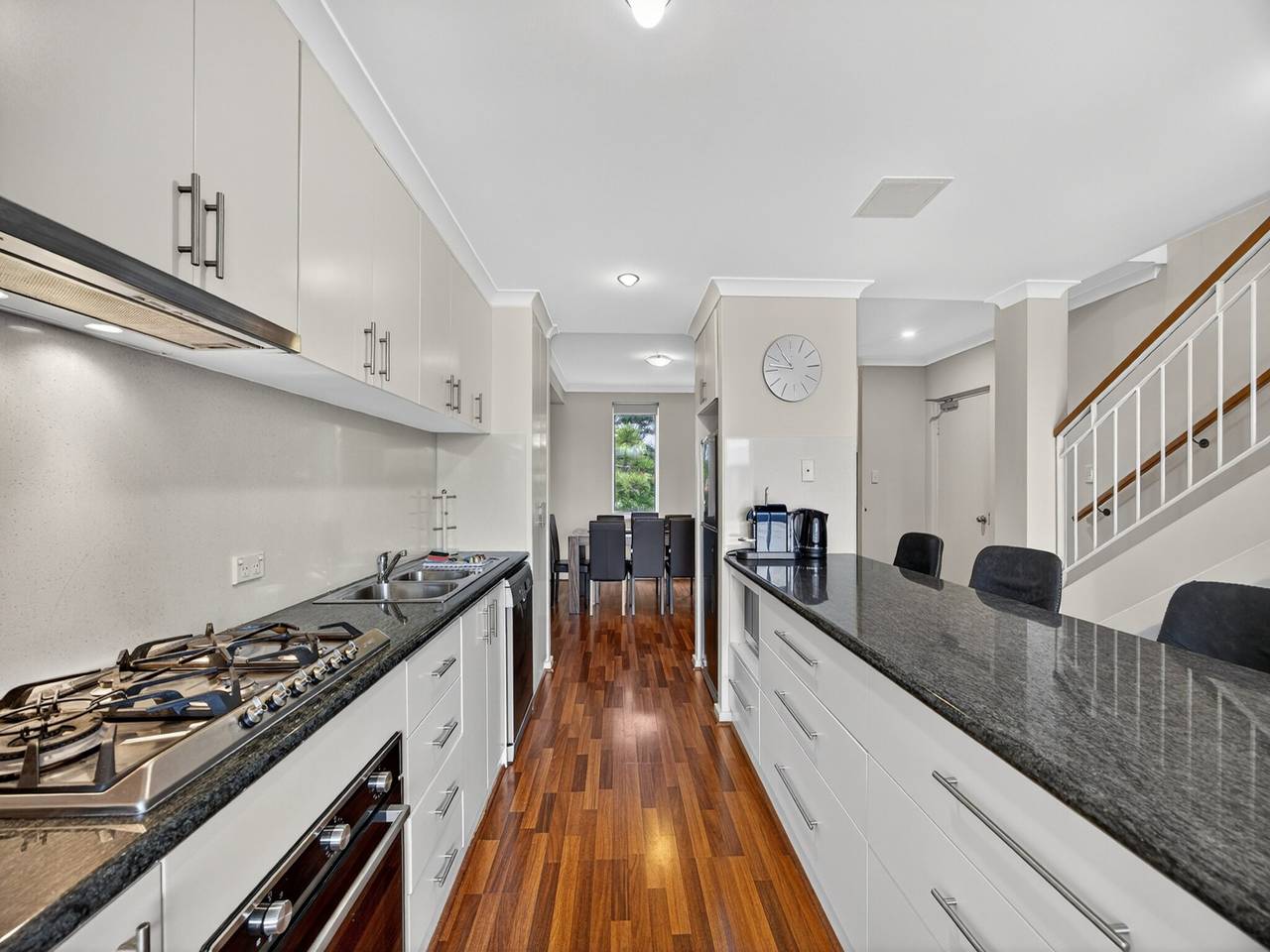 Ganze Wohnung, Ruhige 2-Zimmer-Wohnung am Kanal in Halls Head, Mandurah