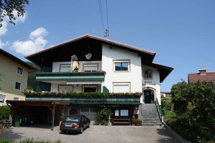 Ferienwohnung für 4 Personen, mit Balkon und Ausblick am Traunsee