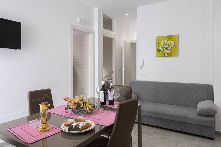 Casa vacanze 'Rosy Rosy' con vista mare, balcone & A/C in Castellammare del Golfo, Provincia di Trapani