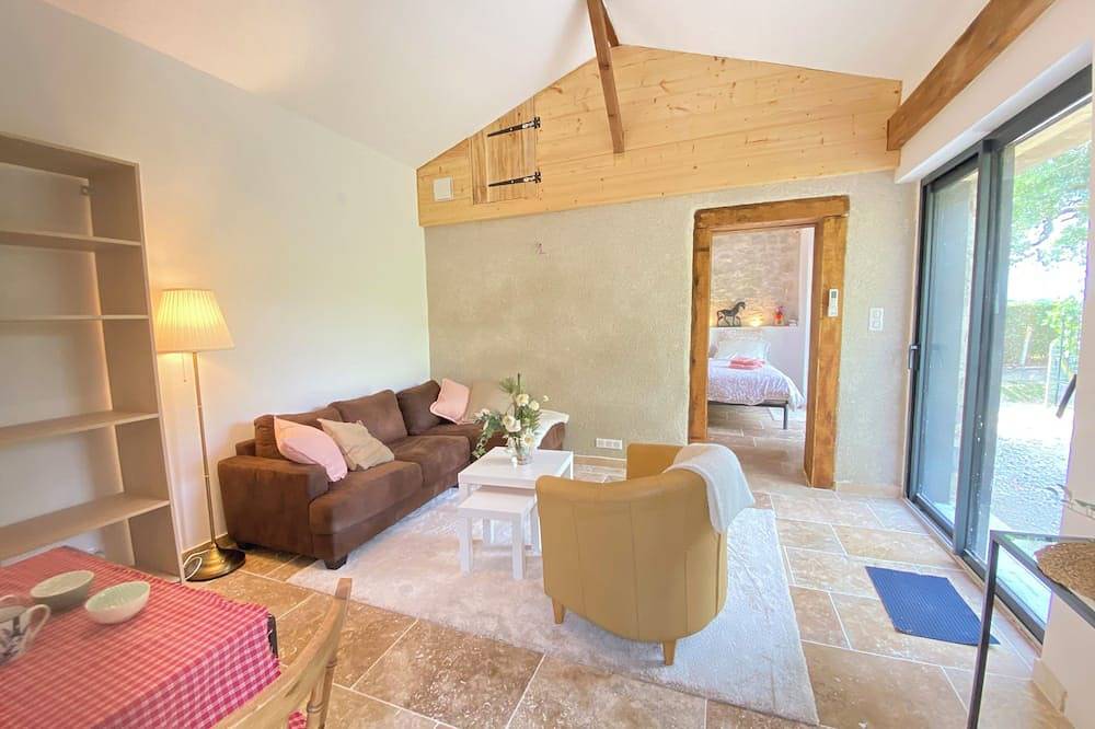 Lodge Avec Mini-Cuisine 1 Chambre Salle D'Eau Salon Terrasse Jardin Prive Clos in Lasserre (Lot-et-Garonne), Région de Nérac