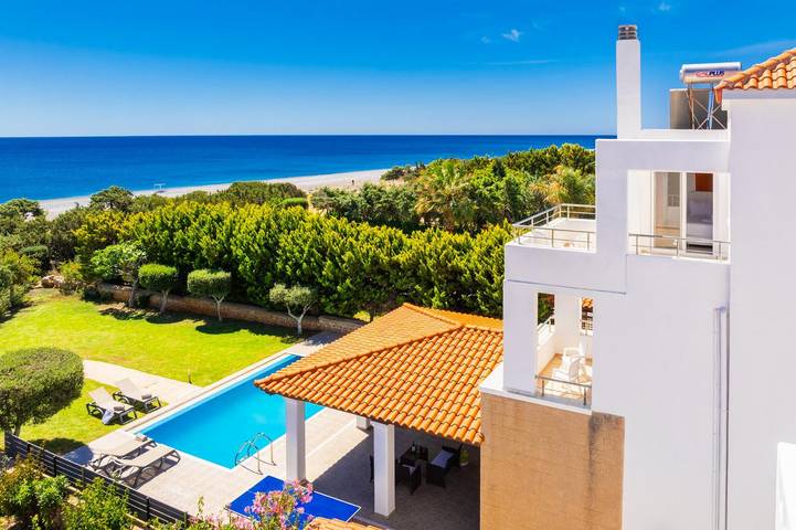 Villa for 7 people, with ocean view and yard in Rhodes