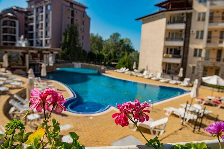 Ośrodek wypoczynkowy dla 5 osób, z Balkon i Taras oraz Basen i Widok w Słoneczny Brzeg