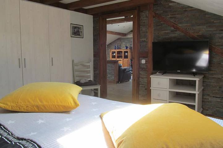 Ganze Wohnung, Eifel Loft-Ferienwohnung  \"3 Bergeblick\" für max. 5 Personen in Ettringen, Osteifel