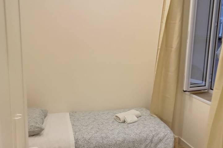 Appartement entier, Appartamento Appena Ristrutturato di Fronte al Duomo di Napoli, Centro Storico in Naples, Province de Naples