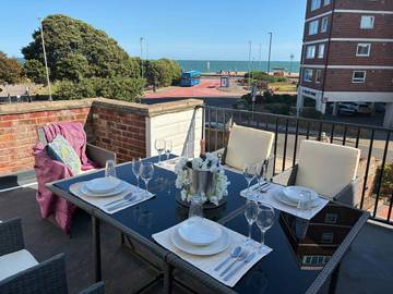 Holiday Apartment for 6 People in Southsea, Portsmouth, Photo 2